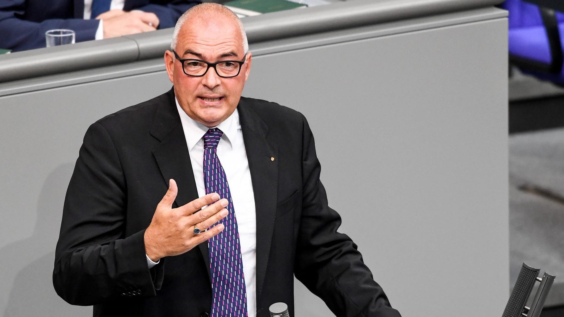 (Archivbild) Ex-Bundestagsabgeordneter Axel E. Fischer (CDU) bei einer Rede im Bundestag. | dpa Bildfunk, picture alliance/dpa/dpa-Zentralbild | Britta Pedersen
