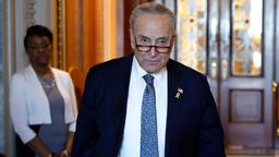Chuck Schumer, demokratischer Mehrheitsführer, auf dem Weg zu einer Sitzung des US-Senats.