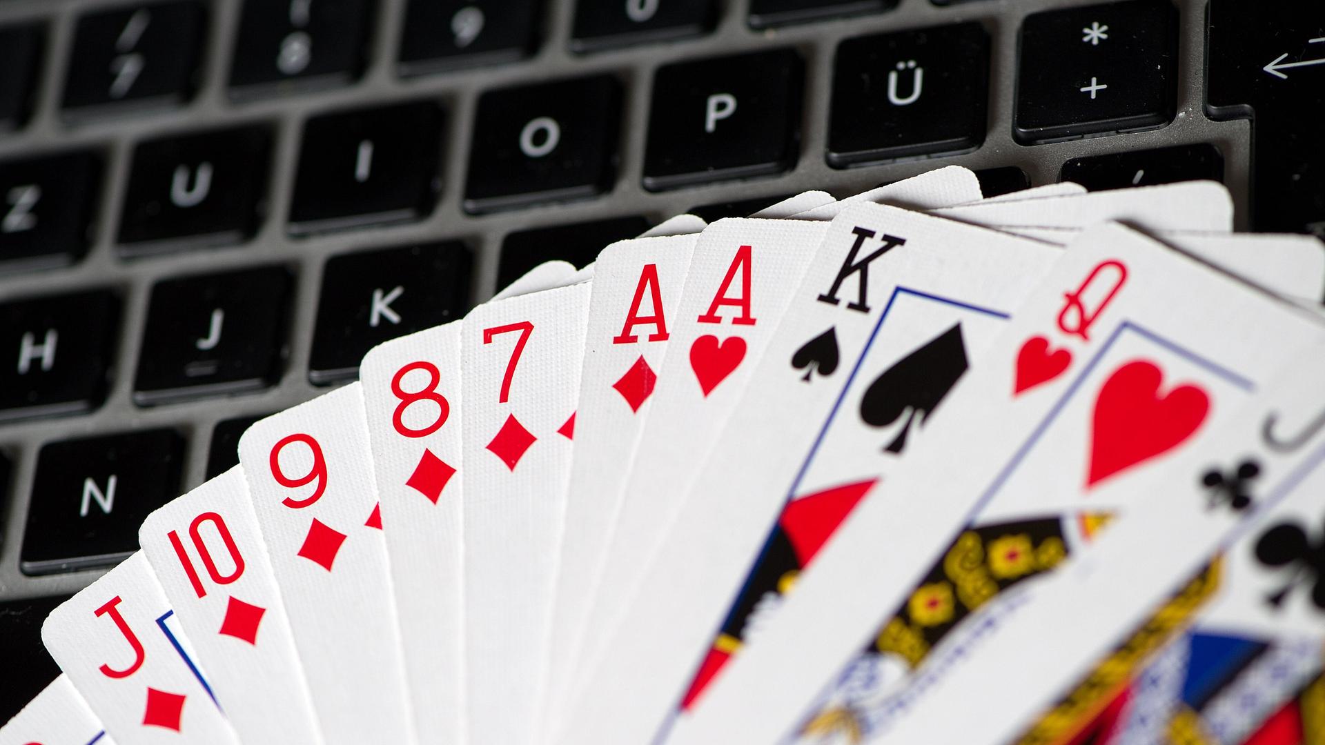 Fast sechs Milliarden Euro mit illegalem Online-Glücksspiel umgesetzt