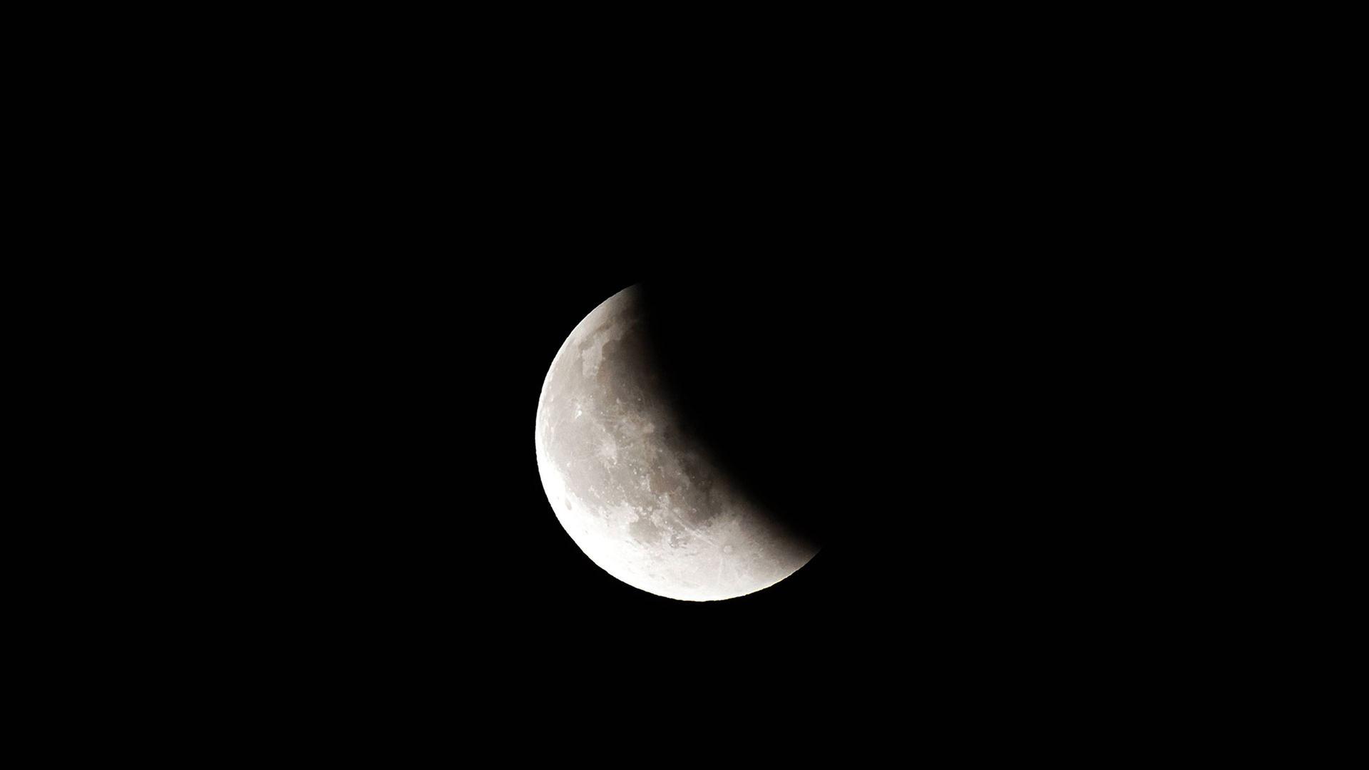 Partielle Mondfinsternis am Freitag über dem Saarland
