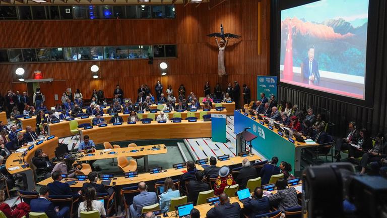 Der chinesische Staatschef Xi hält eine Rede per Videoschalte beim UN-Klima-Gipfel in New York.