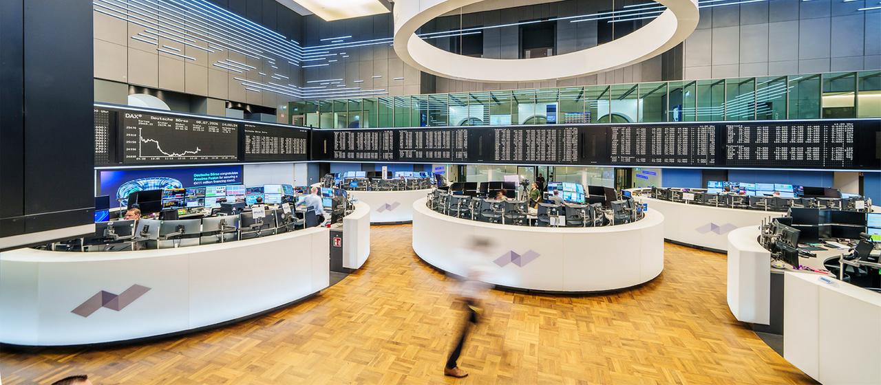 Blick auf das Börsenparkett der Frankfurter Börse.