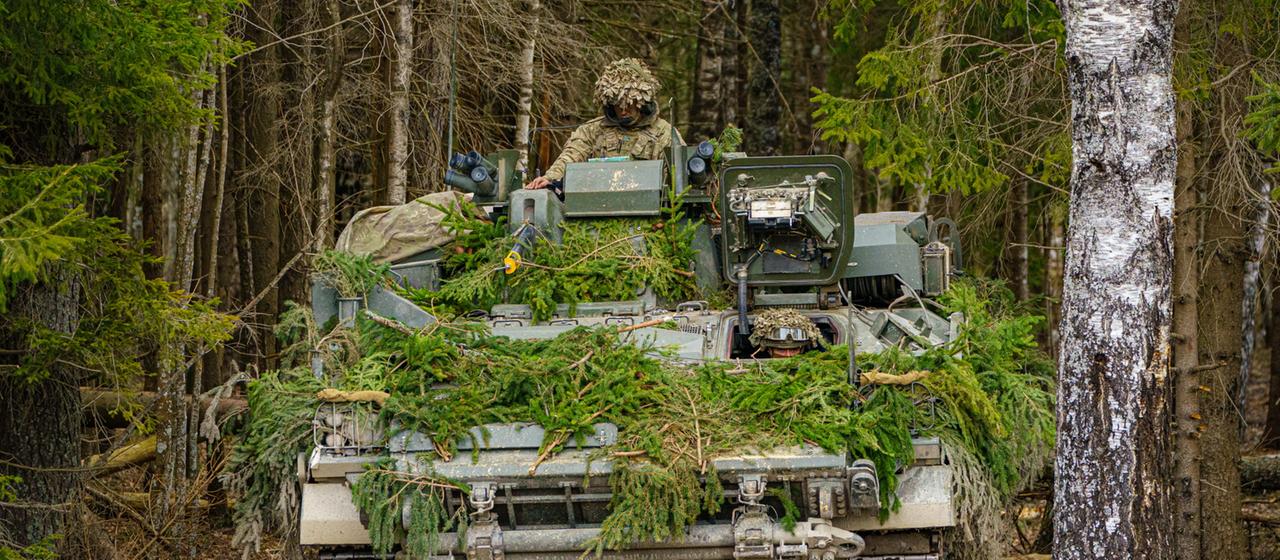 Britischer Panzer bei einem Manöver in Estland