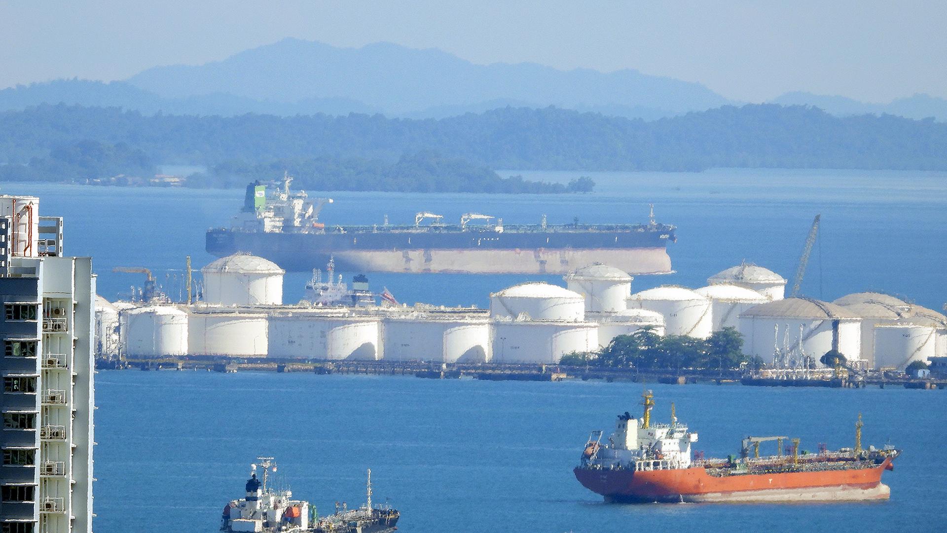 Schiffe in Singapur | ARD Studio Singapur, Remy Osman