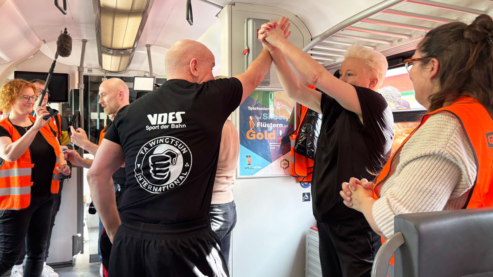 Üben für den Ernstfall: Sicherheitstraining für Zugbegleiter in Essen