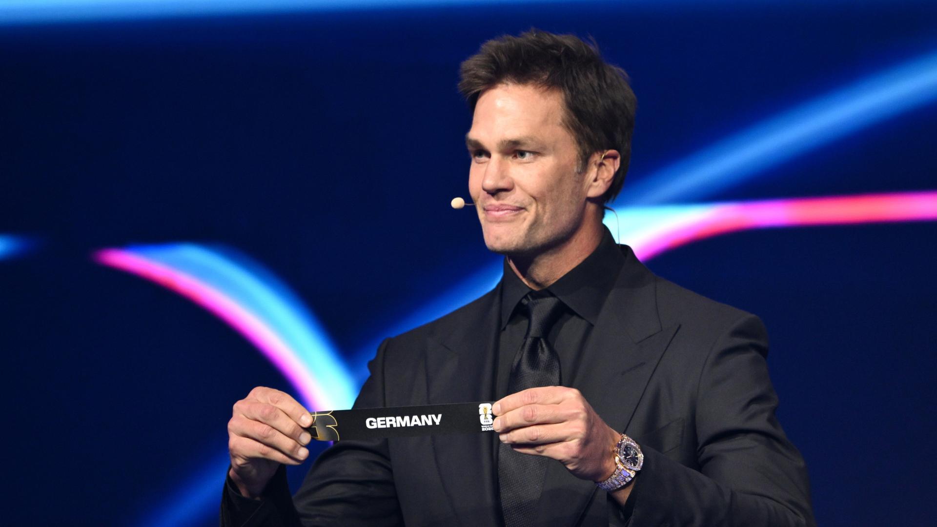 Tom Brady bei der Auslosung der Vorrunde der Fußball-WM der Männer 2026. | dpa
