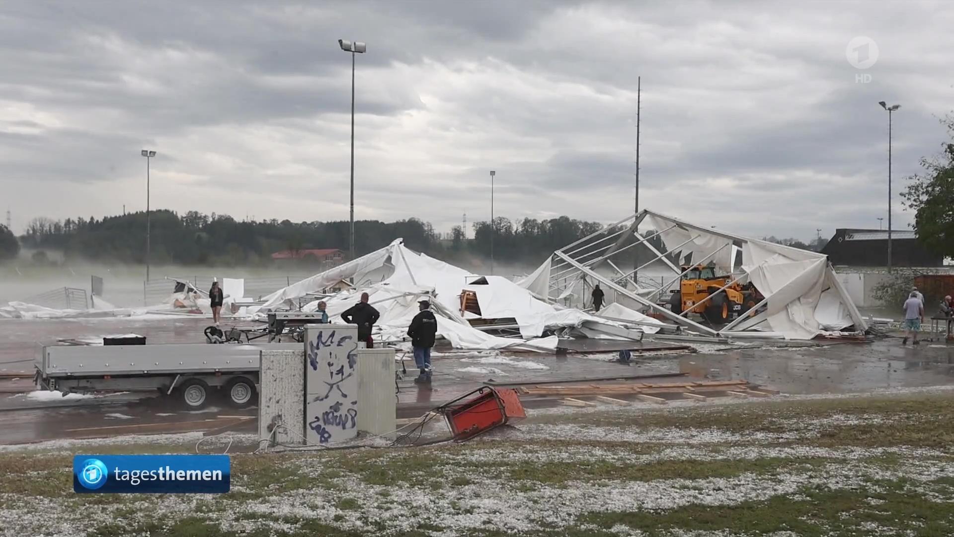 Verletzte durch Sturm und Hagel in Bayern | tagesschau.de