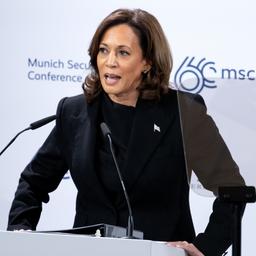 Kamala Harris spricht bei der Sicherheitskonferenz.