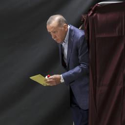 Der türkische Präsident Erdogan bei der Stimmabgabe.