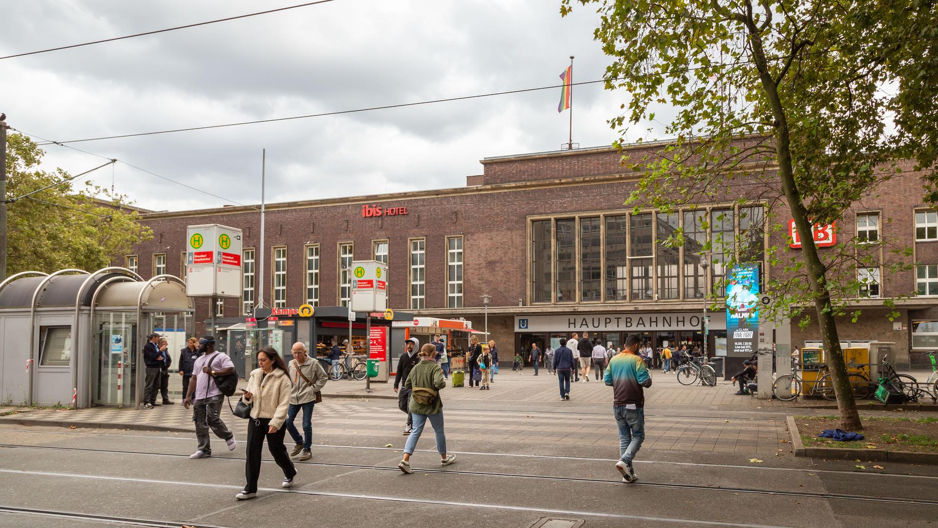 Bahnstrecke Düsseldorf - Duisburg nach Bombenfund kurze Zeit gesperrt