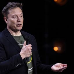 Elon Musk spricht auf einer Wahlkampfveranstaltung in Pennsylvania