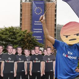 Demonstration in Brüssel gegen Facebook