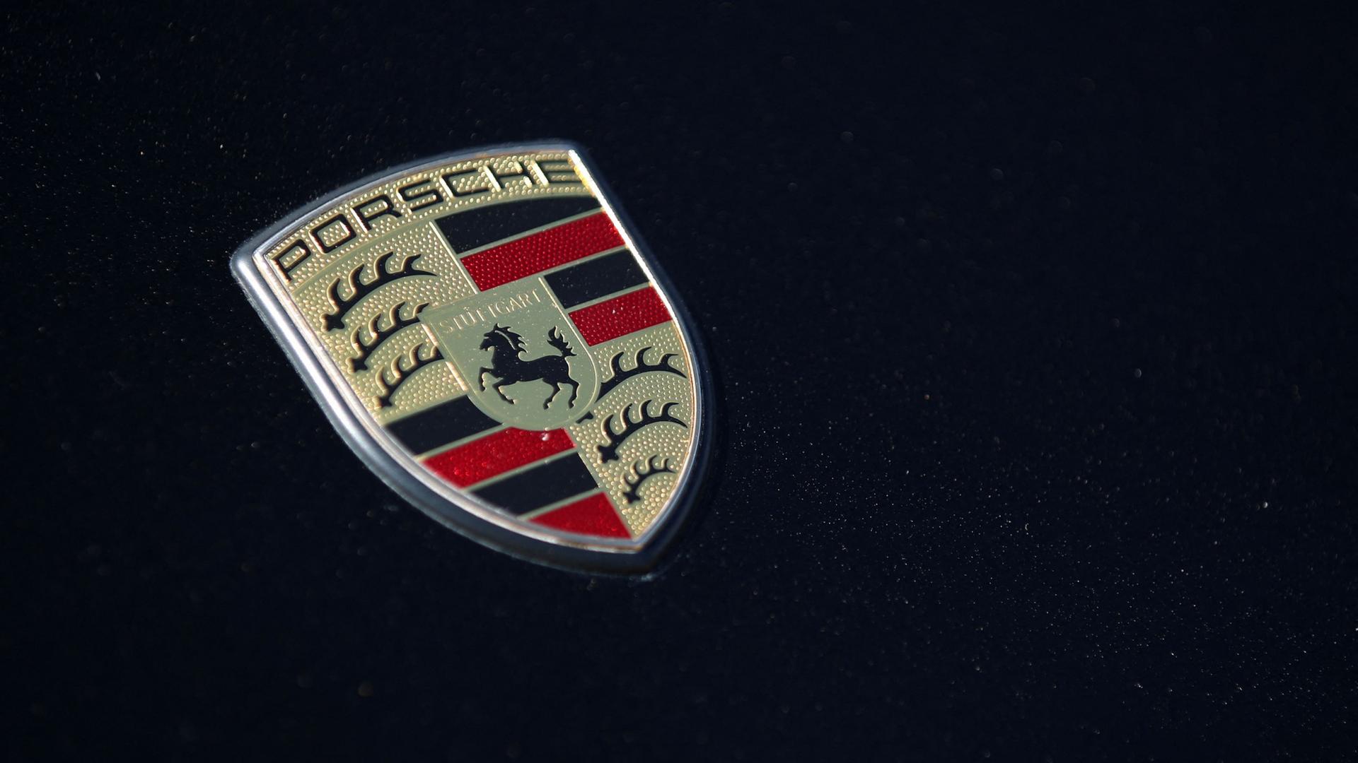 Das Porsche-Logo. | AFP