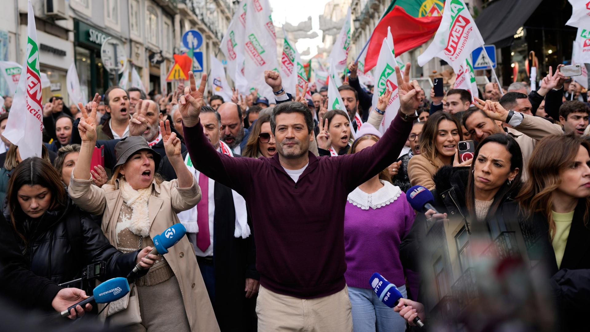 Präsidentschaftskandidat Ventura beim Wahlkampf | AP