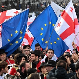 Georgier feiern am 15. Dezember 2023 in der Hauptstadt Tiflis den EU-Kandidatenstatus ihres Landes