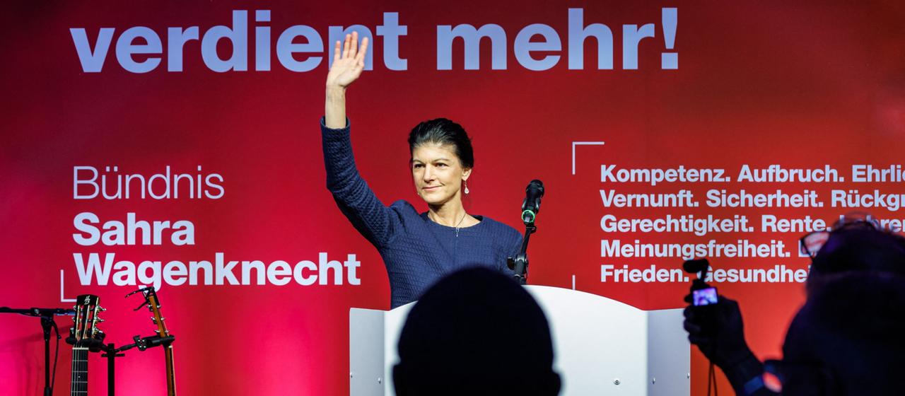 BSW-Namensgeber Wagenknecht bei einem Wahlkampfauftritt in Hannover. | AFP BSW-Namensgeber Wagenknecht bei einem Wahlkampfauftritt in Hannover.