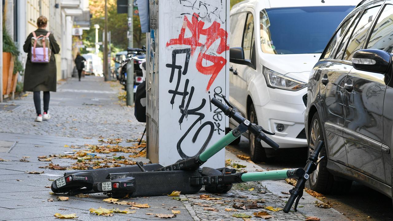E-Scooter-Vermieter sollen künftig bei Unfallschäden haften E-Scooter-Vermieter sollen künftig bei Unfallschäden haften