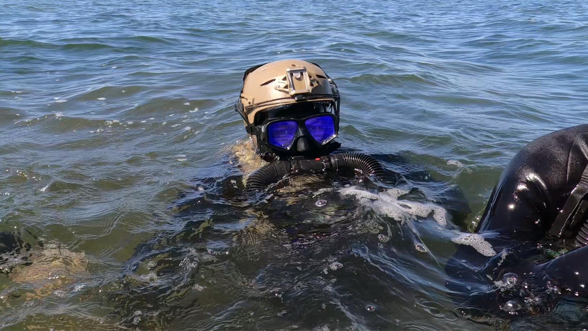 Unter Wasser mit ukrainischen Kampftauchern