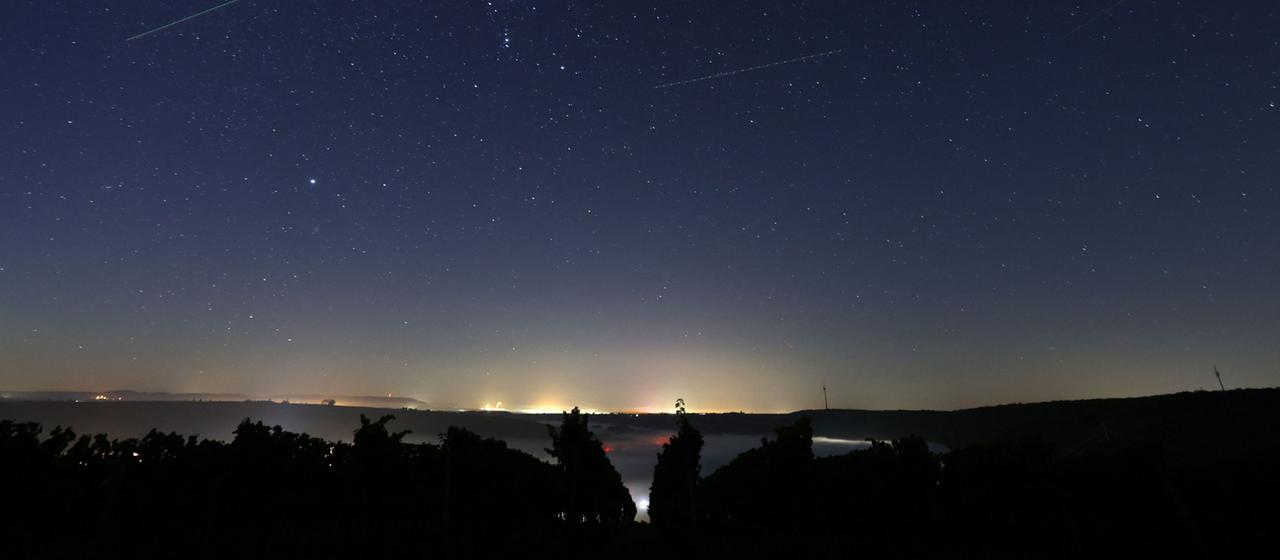 Satelliten am Nachthimmel über Süddeutschland