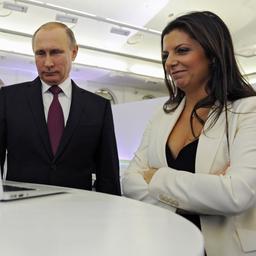 Putin und Simonjan, Chefredakteurin bei der Medienholding "Rossija Segodnja"