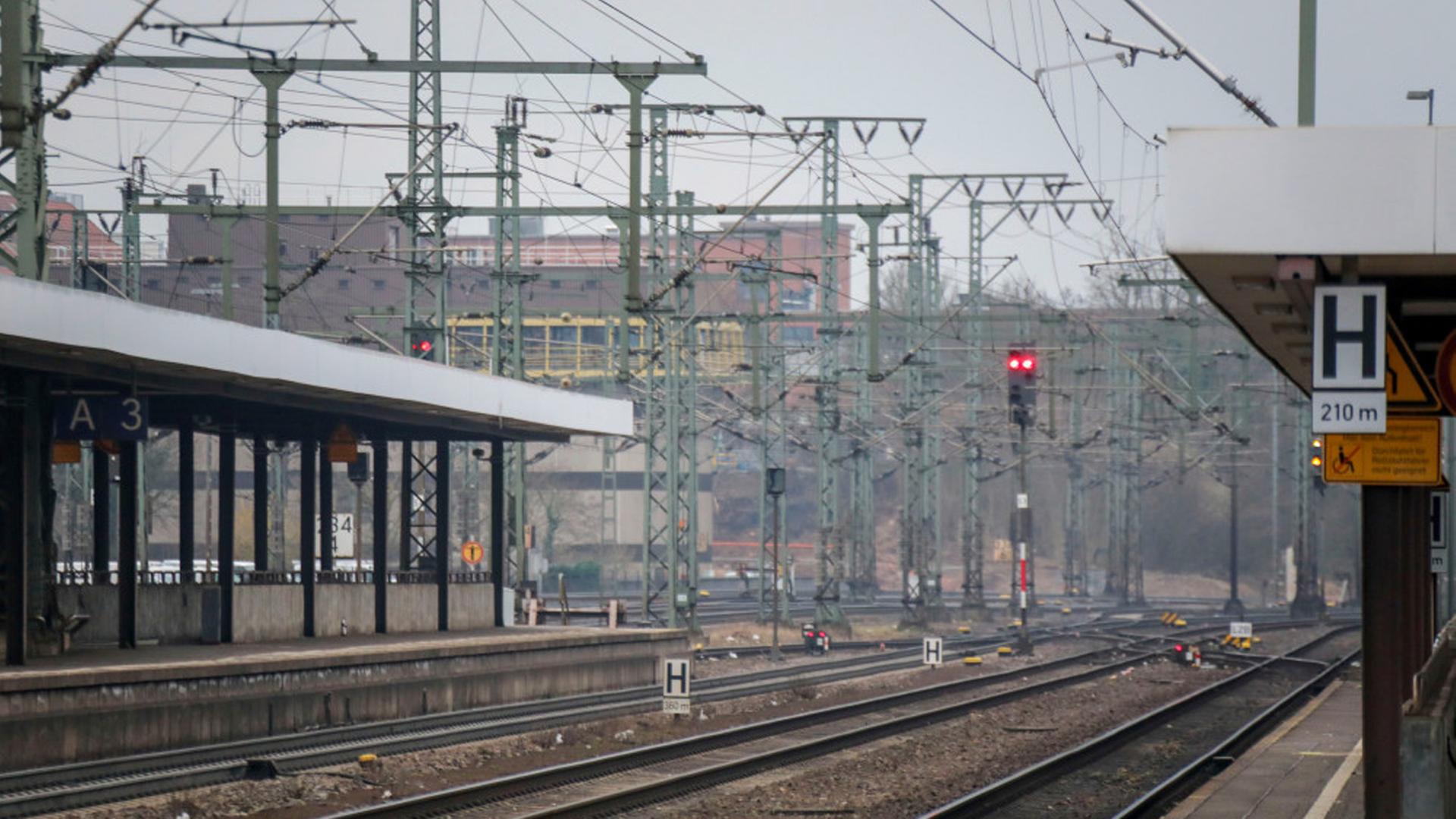 Leerer Bahnsteig | osthessen-news.de