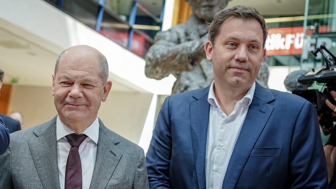 Olaf Scholz und Lars Klingbeil | dpa