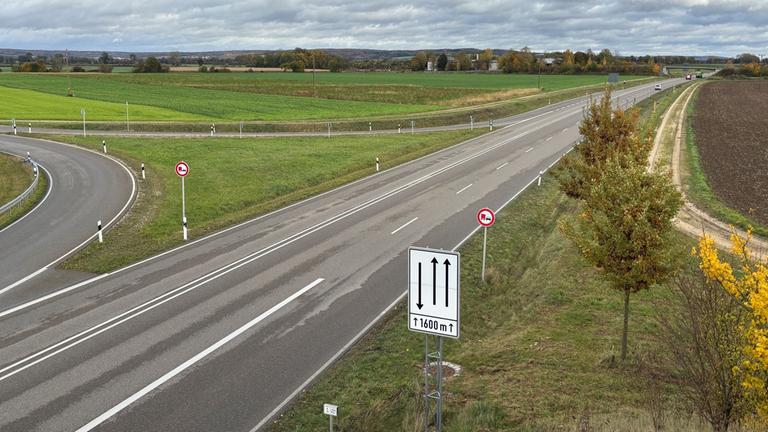 Bild der Bundesstraße 16, wo die Schüsse fielen.