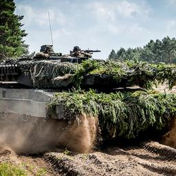 Soldaten der Bundeswehr in einem "Leopard 2"-Panzer (Archivbild).