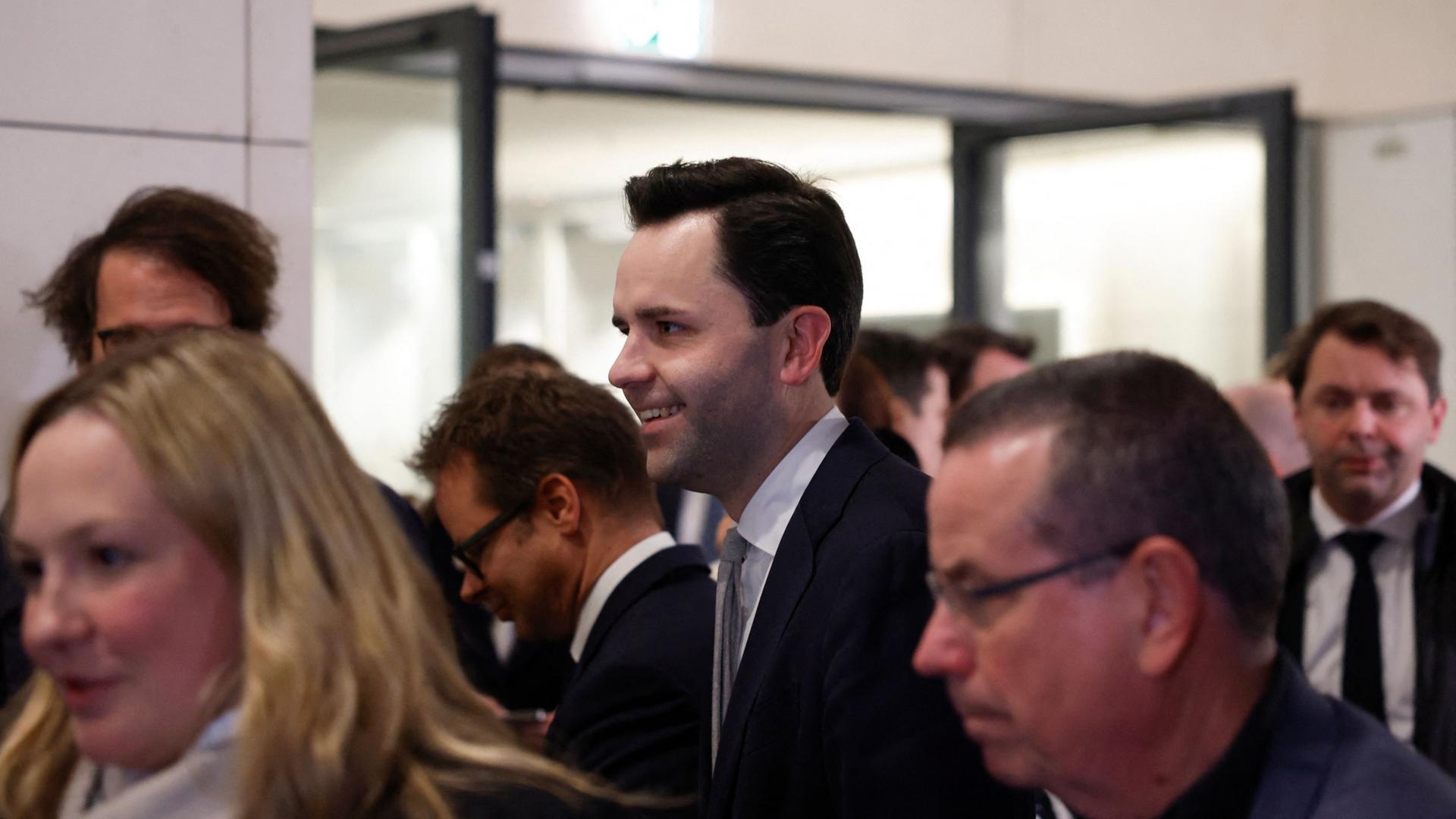 Johannes Winkel zwischen weiteren Abgeordneten der CDU/CSU-Fraktion im Bundestag | AFP