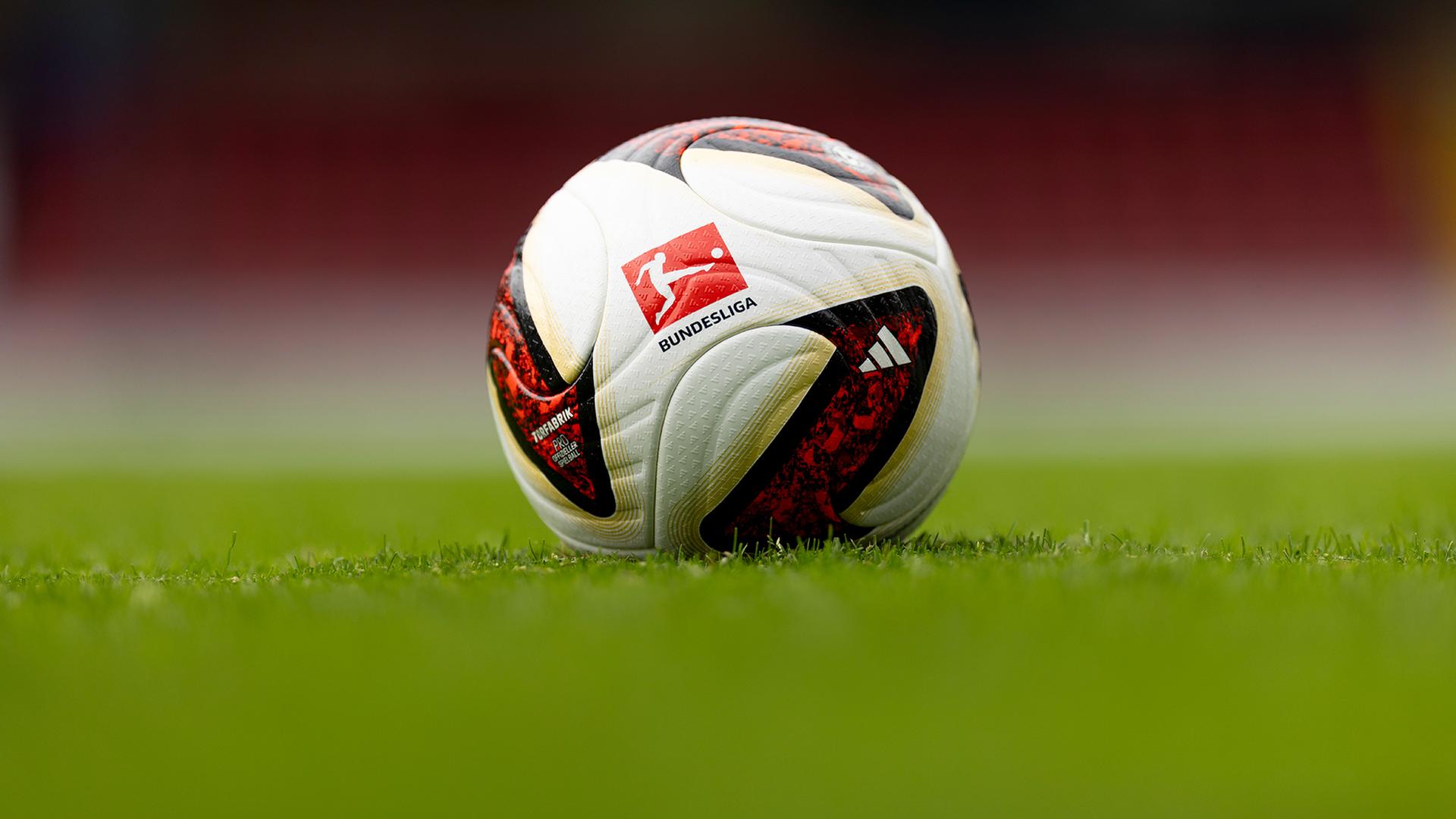 Offizieller Spielball der 1. Bundesliga Saison 2026/2027 | ARD-aktuell/Andreas Weiss
