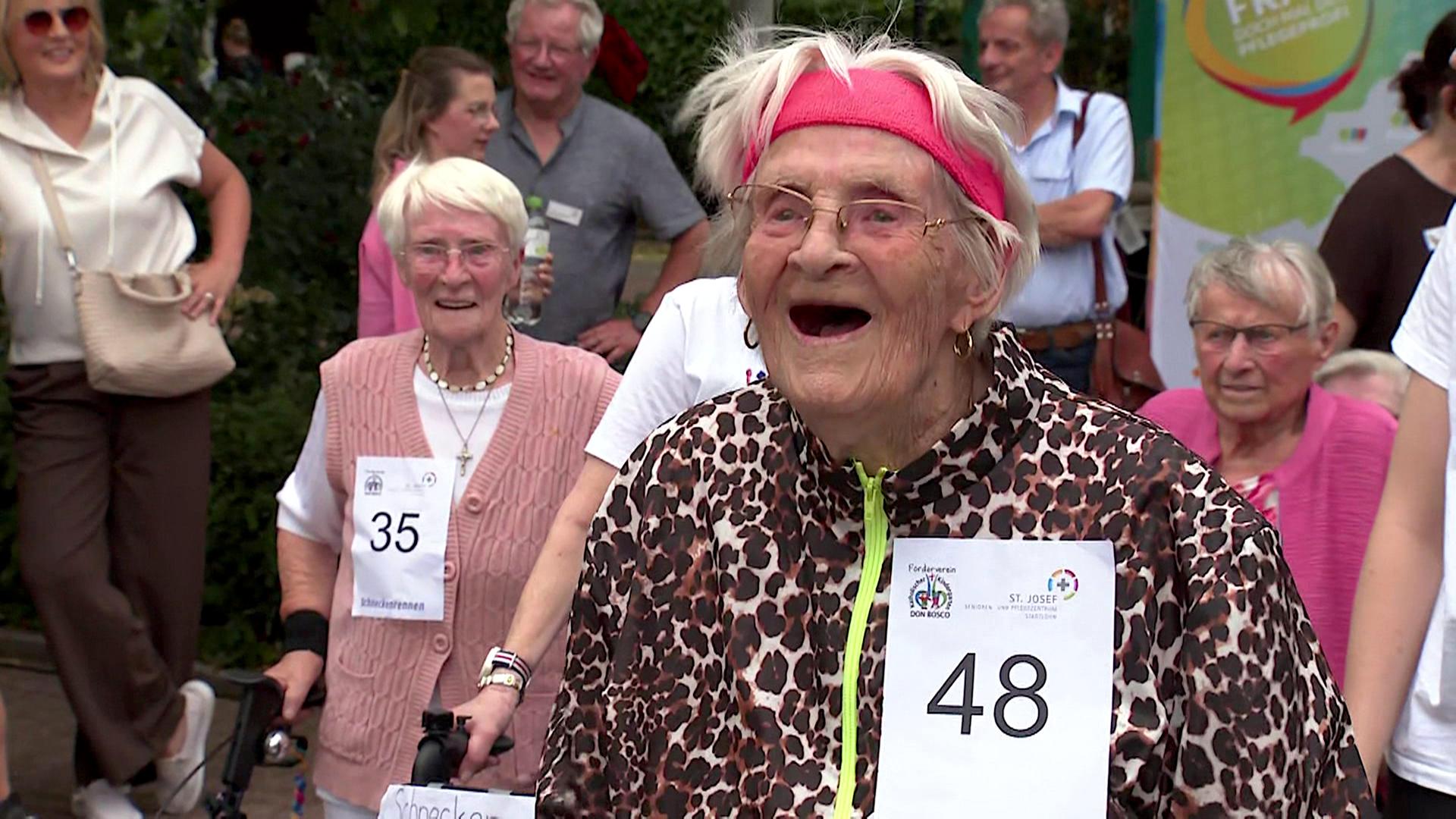 Hedwig Heming (98) rennt im Leo-Look für Spenden