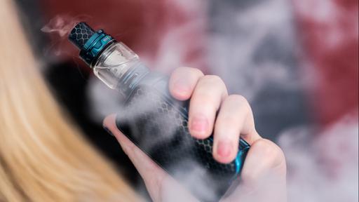 Leere Tanks von E-Zigaretten nur für Erwachsene