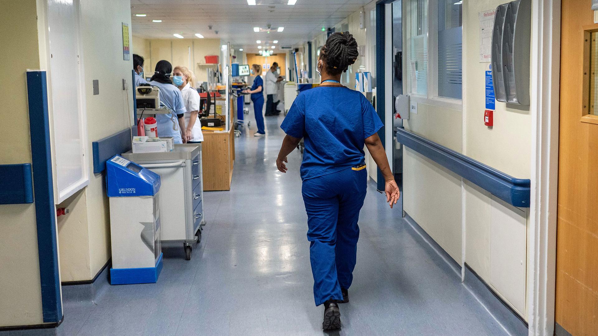 Widerstand gegen NHS-Kooperation mit Palantir in Großbritannien wächst