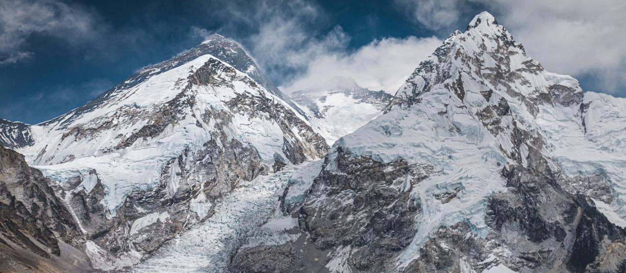 Eine Drohnenansicht vom Mount Everest