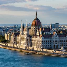Blick auf das Parlamentsgebäude in Budapest.