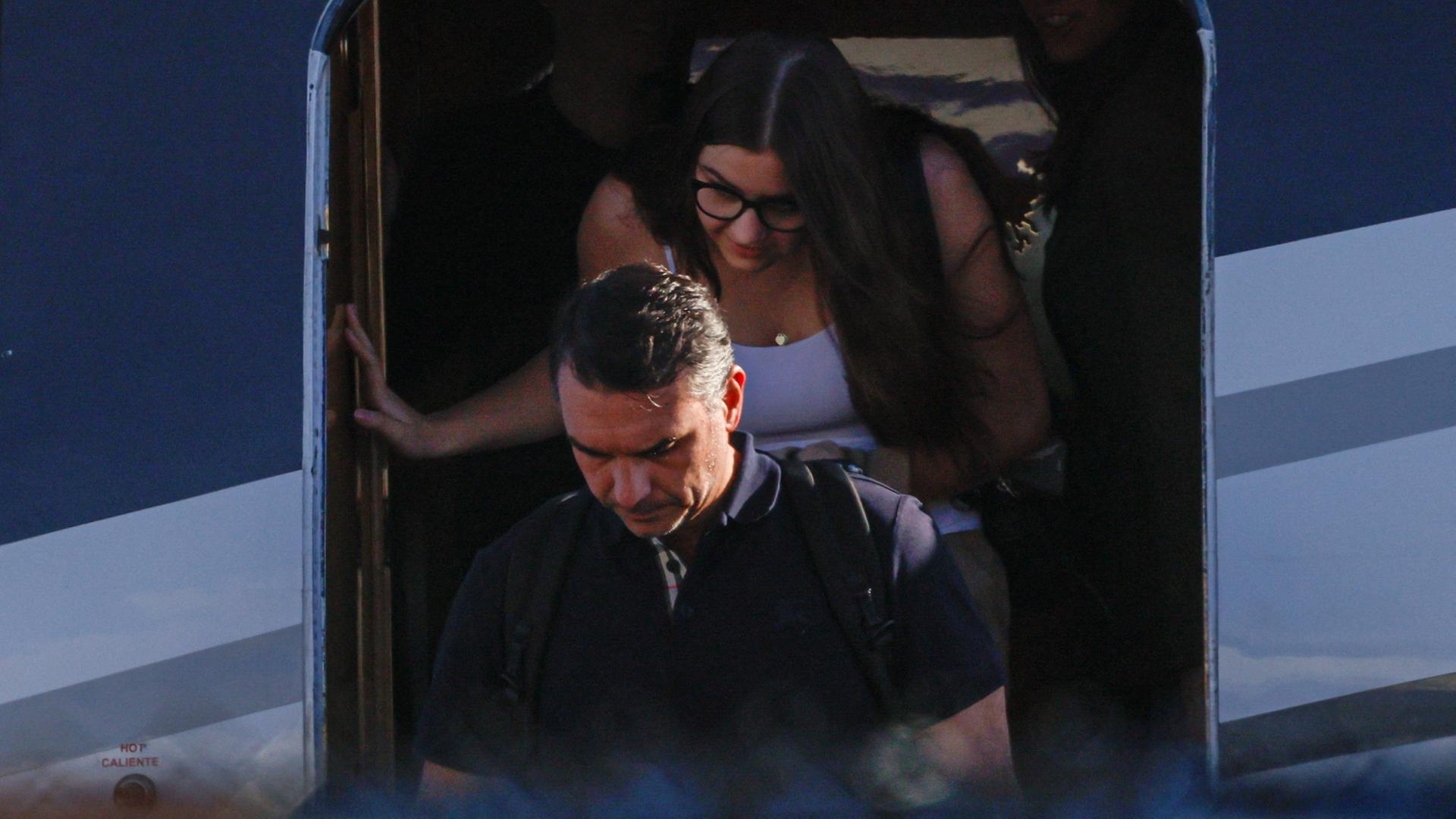 Nach illegaler Ausreise aus Brasilien: Flávio Bolsonaro in Miami gelandet