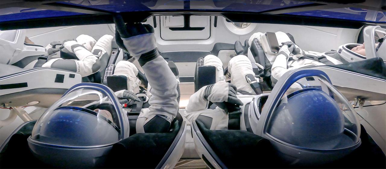 Mitglieder der NASA SpaceX Crew-9