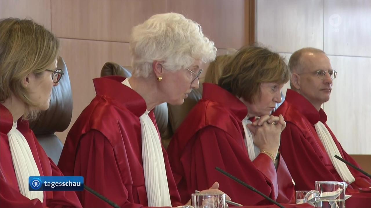 Bundesverfassungsgericht urteilt: Keine staatlichen Gelder mehr für NPD ...