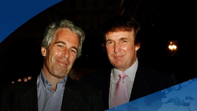 Epstein und Trump lächeln in die Kamera.