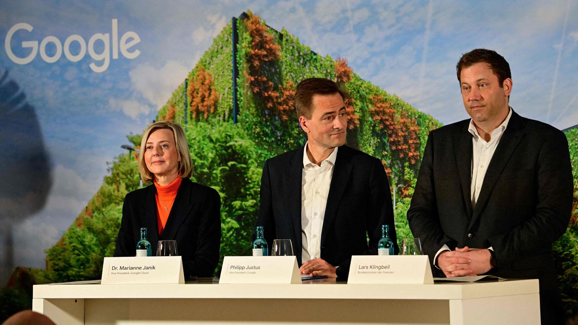 Marianne Janik, Philipp Justus und Lars Klingbeil | AFP