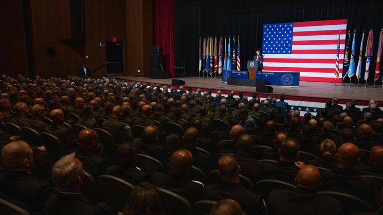 US-Präsident Trump spricht vor US-Militärs in Quantico