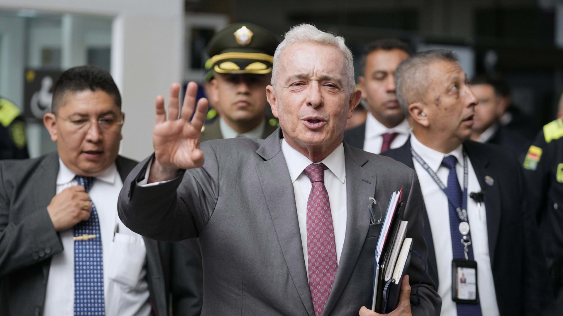 Kolumbiens Ex-Präsident Uribe wegen Zeugenbestechung verurteilt