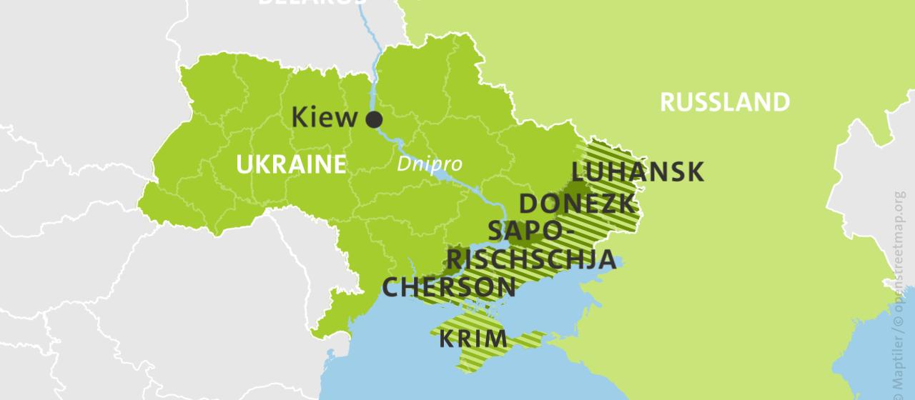 Karte der Ukraine und Russlands, hell schraffiert: von Russland besetzte Gebiete