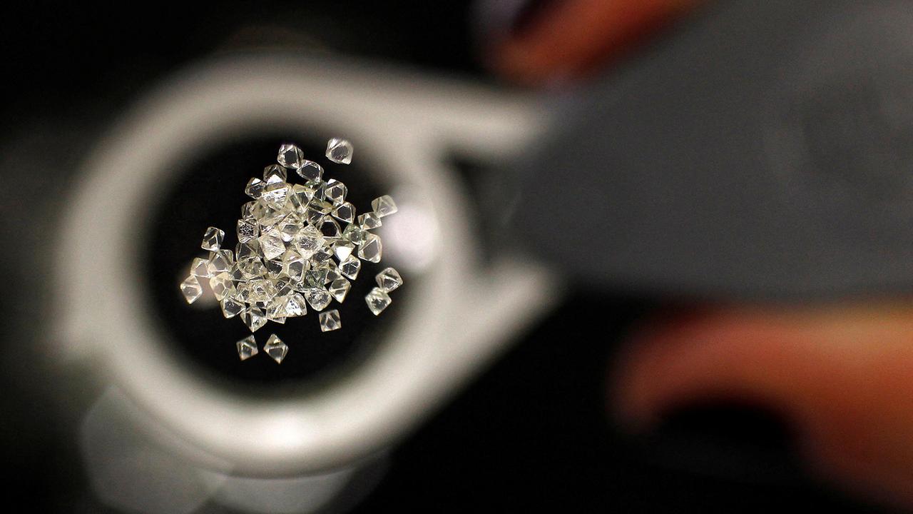 Produktion-in-der-gr-ten-Diamantenmine-S-dafrikas-wird-gestoppt