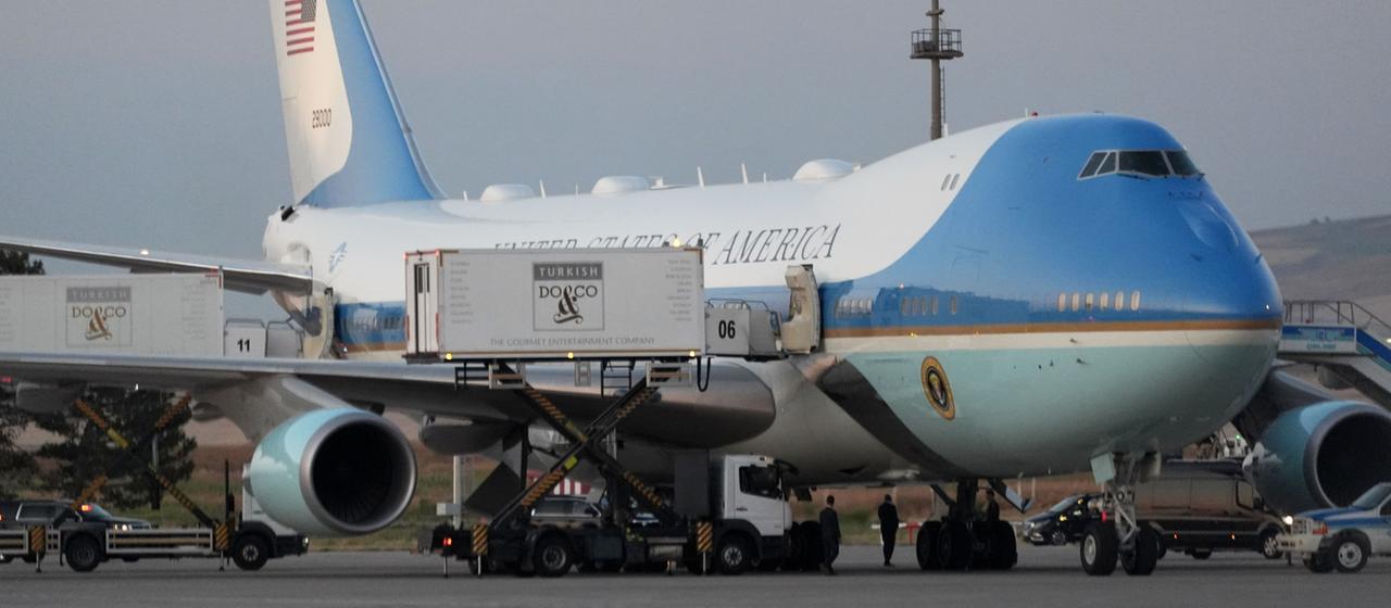 Die Air Force One in Ankara am 8. Juli 2026