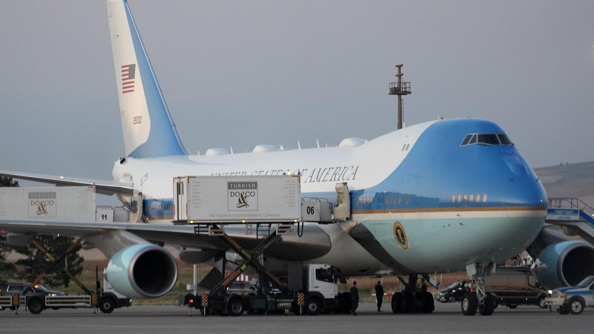 Die Air Force One in Ankara am 8. Juli 2026 | AP Photo/Alex Brandon