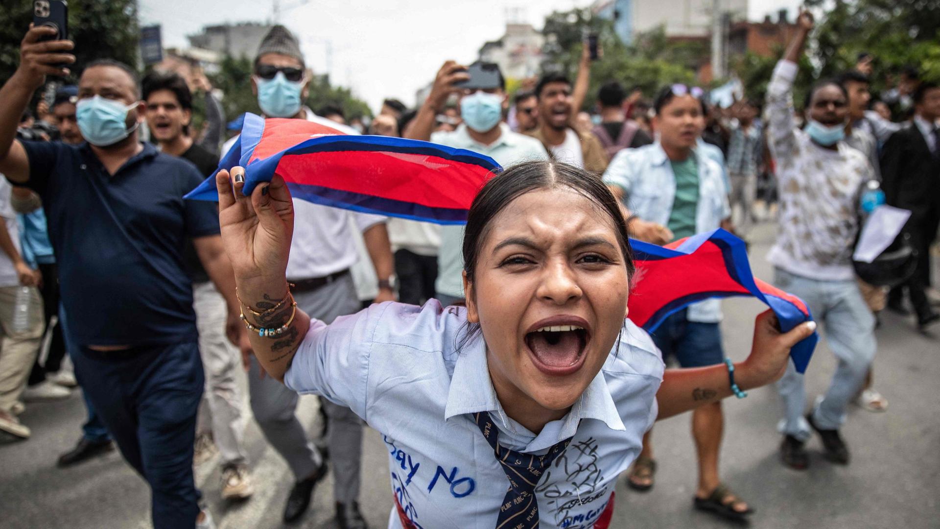 Menschen demonstrieren in Kathmandu  | AFP