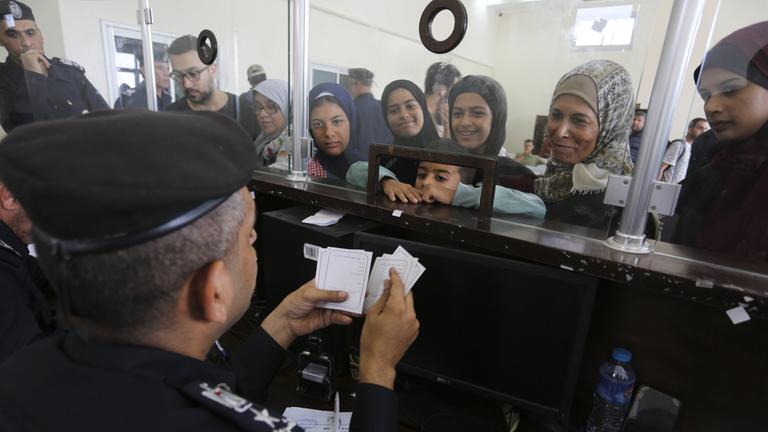 Registrierung am Grenzübergang Rafah
