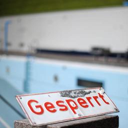 Fotoserie im Stadtbad St. Johann am Freitag (01.04.2011). Das ehemalige Kaiser-Friedrich-Bad wurde 2001 geschlossen, über seine Zukunft wird noch verhandelt.