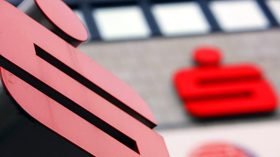 Landesbank Berlin kommt die Sparkassen teuer zu stehen tagesschau.de